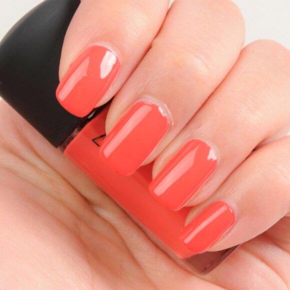 Last one! MAC IMPASSIONED NIB Ultra rare nail discontinued - Picture 1 of 5